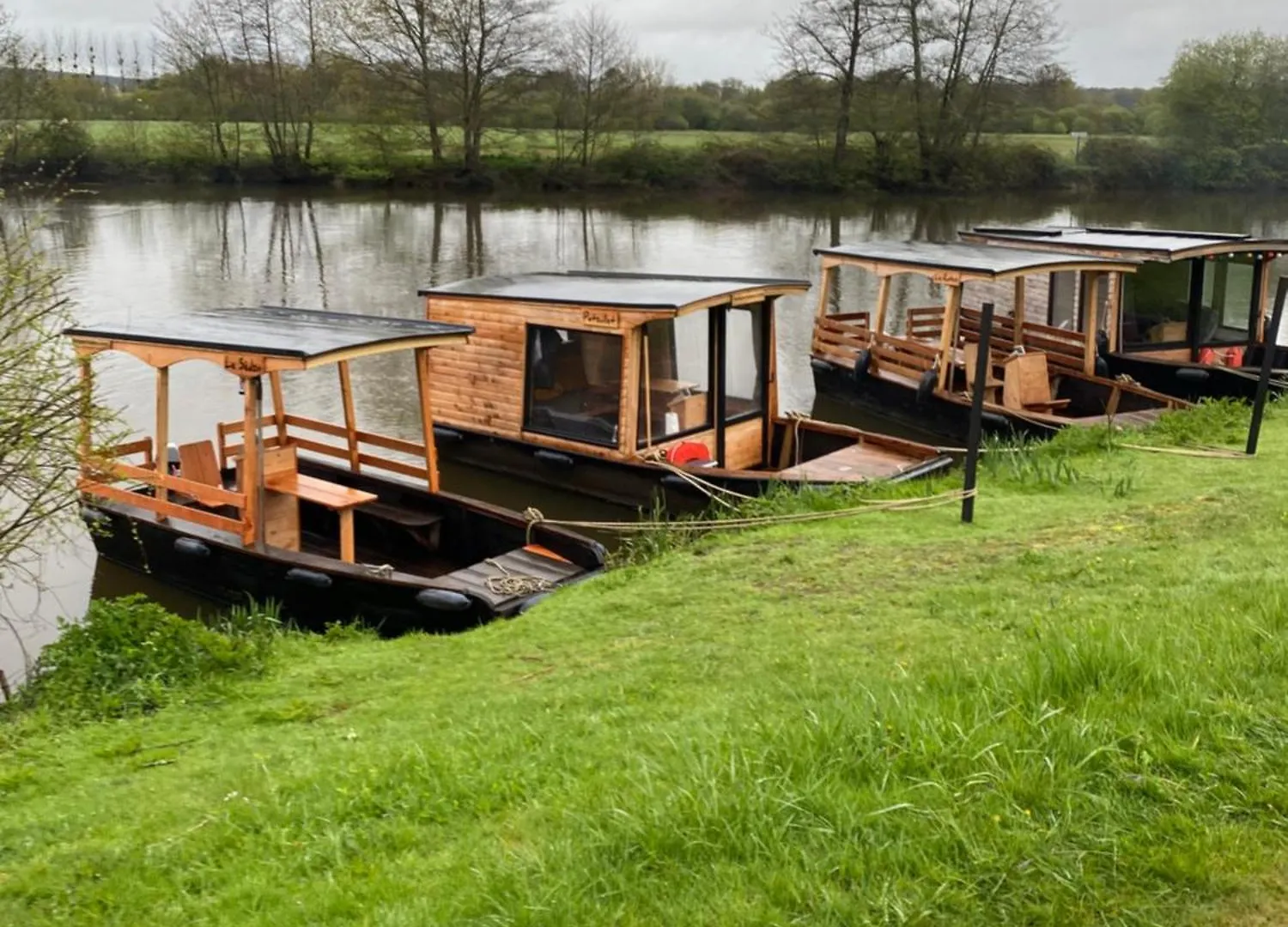 Patouillet Bateau Naviguant Hotell Saint-Vincent-sur-Oust